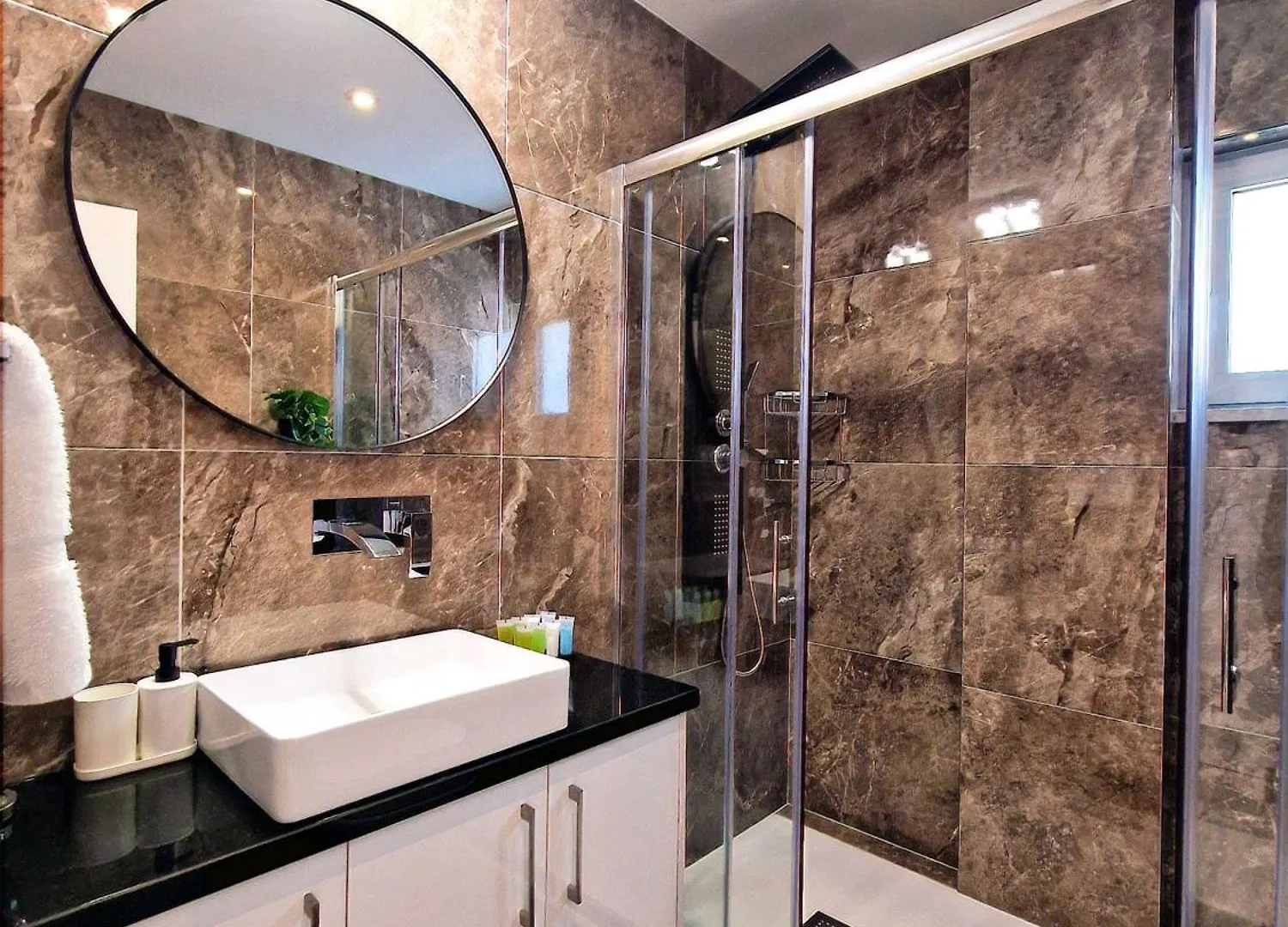 Sveltos Residence Suites Larnaca Aparthotel