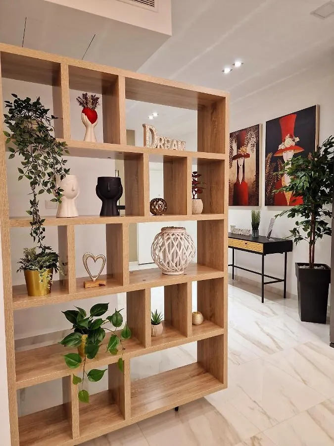 לרנקה Sveltos Residence Suites מלון דירות